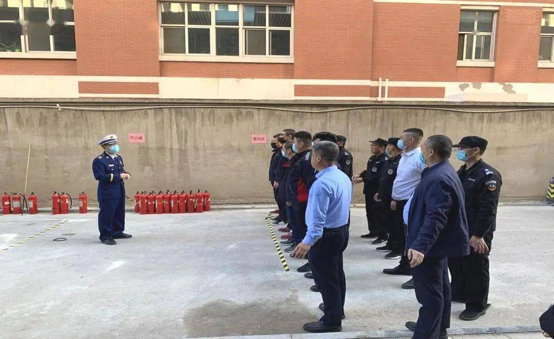 新媒体产业基地组织园区企业开展“一警六员”实训|AG亚娱集团官方(图4) 新媒体产业基地组织园区企业开展“一警六员”实训|AG亚娱集团官方(图4)