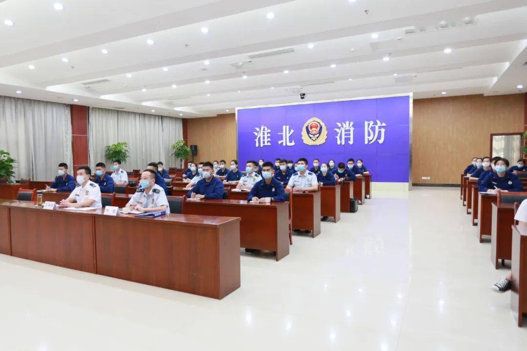 “充电蓄能”!淮北消防举行全市消防救援队伍宣传报道员培训班-ag亚娱官网(图4) 
“充电蓄能”!淮北消防举行全市消防救援队伍宣传报道员培训班-ag亚娱官网(图4)