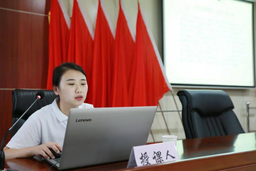 “充电蓄能”!淮北消防举行全市消防救援队伍宣传报道员培训班-ag亚娱官网(图8) 
“充电蓄能”!淮北消防举行全市消防救援队伍宣传报道员培训班-ag亚娱官网(图8)