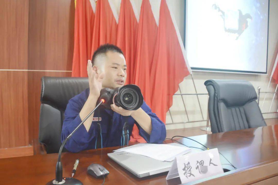 “充电蓄能”!淮北消防举行全市消防救援队伍宣传报道员培训班-ag亚娱官网(图9) 
“充电蓄能”!淮北消防举行全市消防救援队伍宣传报道员培训班-ag亚娱官网(图9)