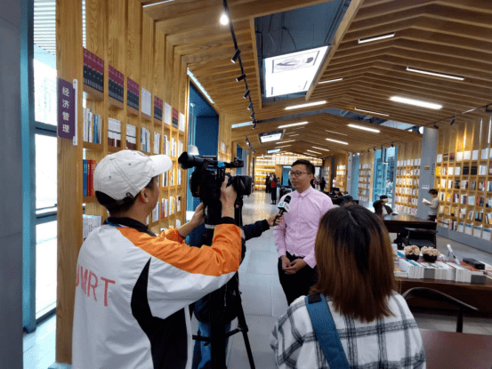 
今天是第21个记者节 高新区（江海区）祝所有新闻媒体事情者节日快乐！‘AG亚娱集团’(图37)