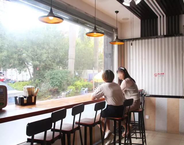 AG亚娱集团官方-基层工作不止于“混个脸熟”_时事政治_中公教育网