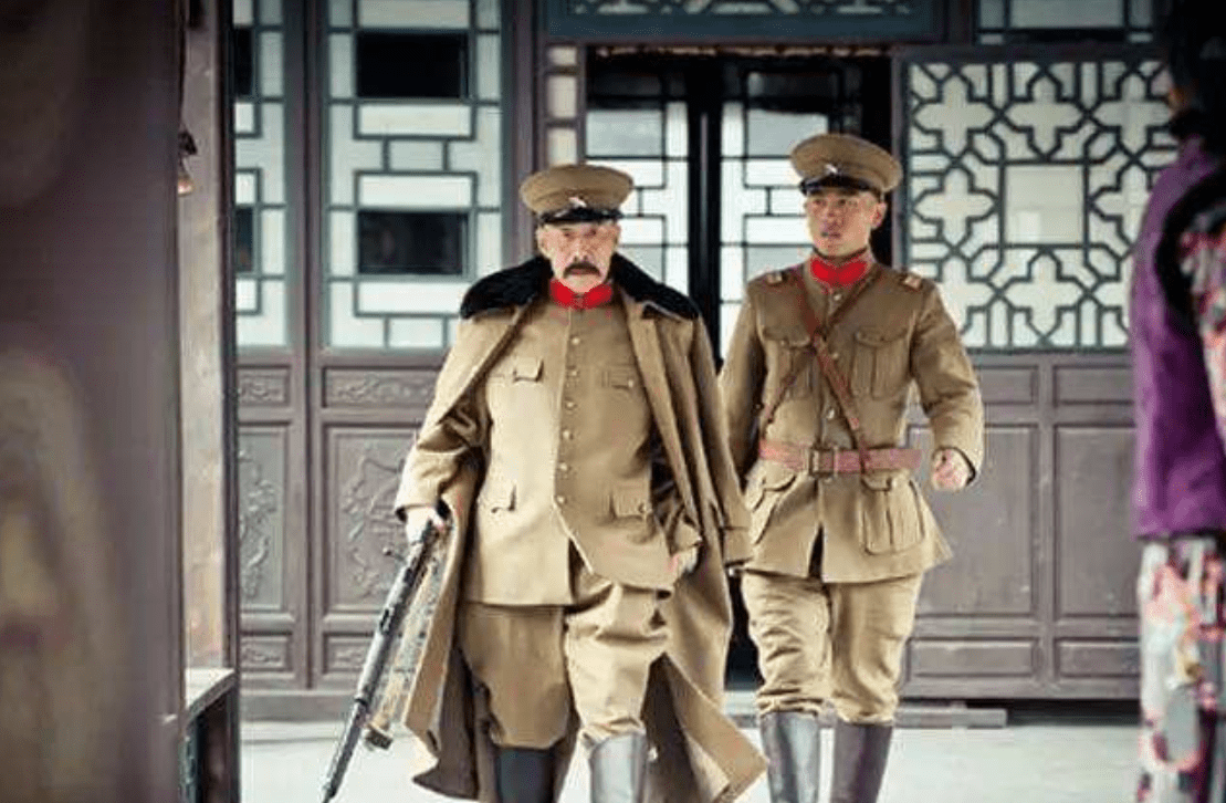 ag亚娱官网|
张作霖的奉系队伍战斗力很强 他们的体例、军衔制度是什么？(图2)