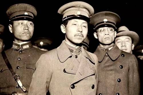 ag亚娱官网|
张作霖的奉系队伍战斗力很强 他们的体例、军衔制度是什么？(图6)