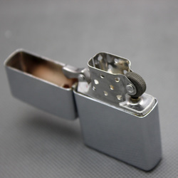 【AG亚娱集团官方】人员密集场所发生火灾，我们该如何逃生？关键时刻能救命