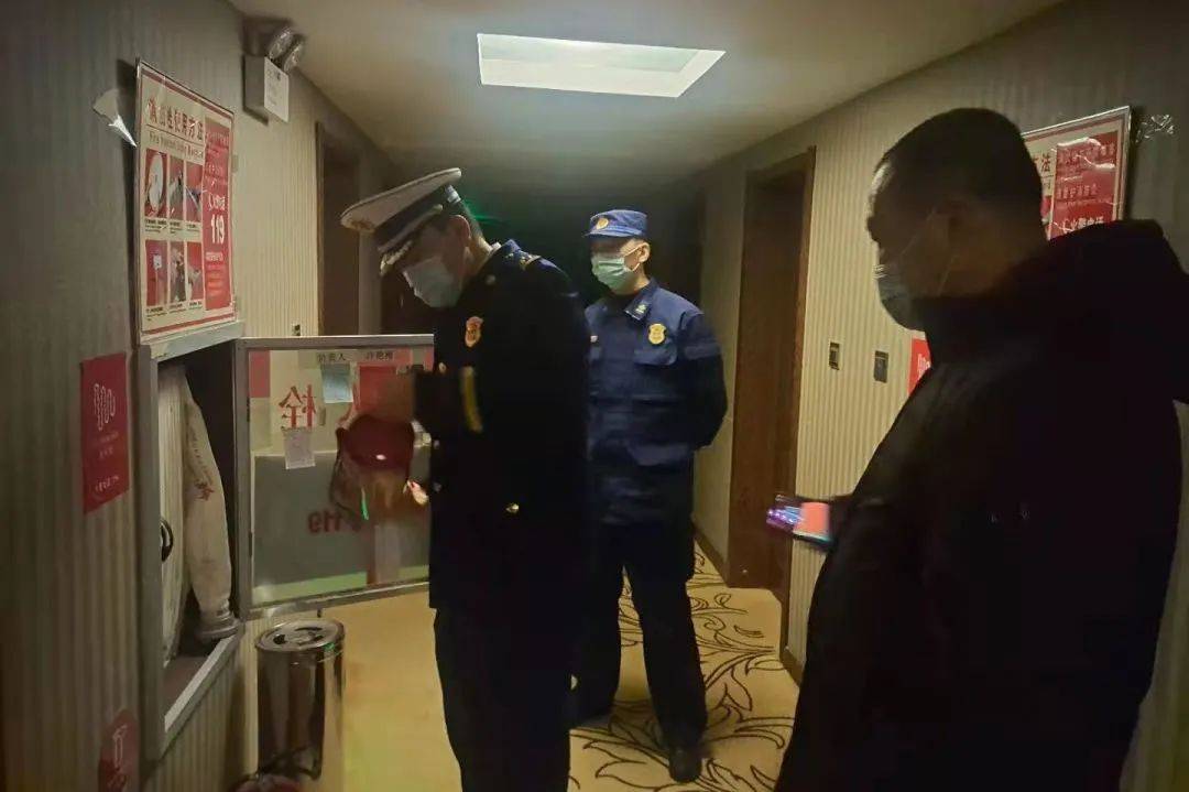 
高新开发区消防救援大队组织开展消防宁静夜查行动【AG亚娱集团官方】(图4)