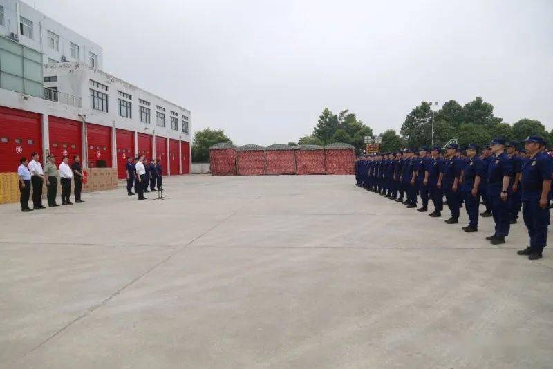 ‘AG亚娱集团’
张建慧市长探望慰问商丘消防救援队伍(图9)